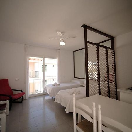 Estel Blanc Apartments - Adults Only Cala'N Blanes  Esterno foto